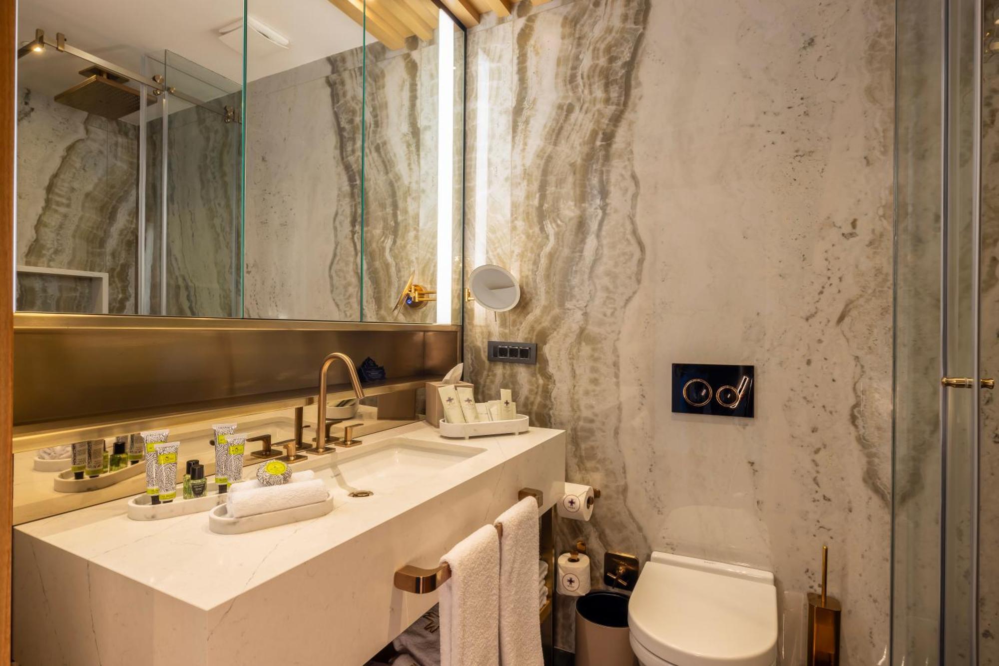 Merit Starlit & Residences 5*