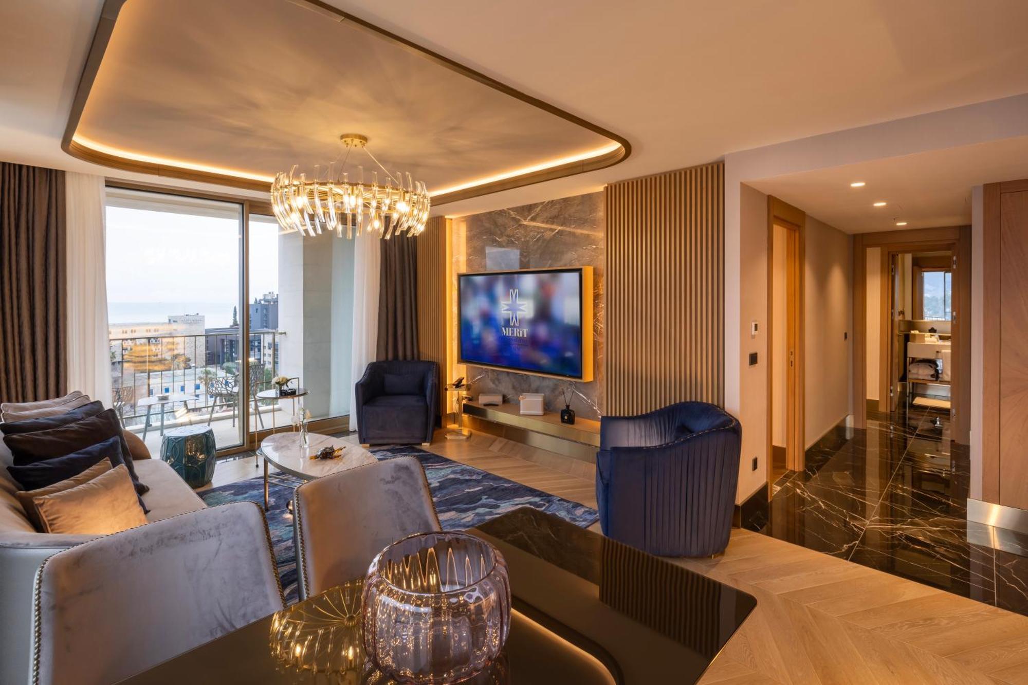 Hotel Merit Starlit & Residences 5*
