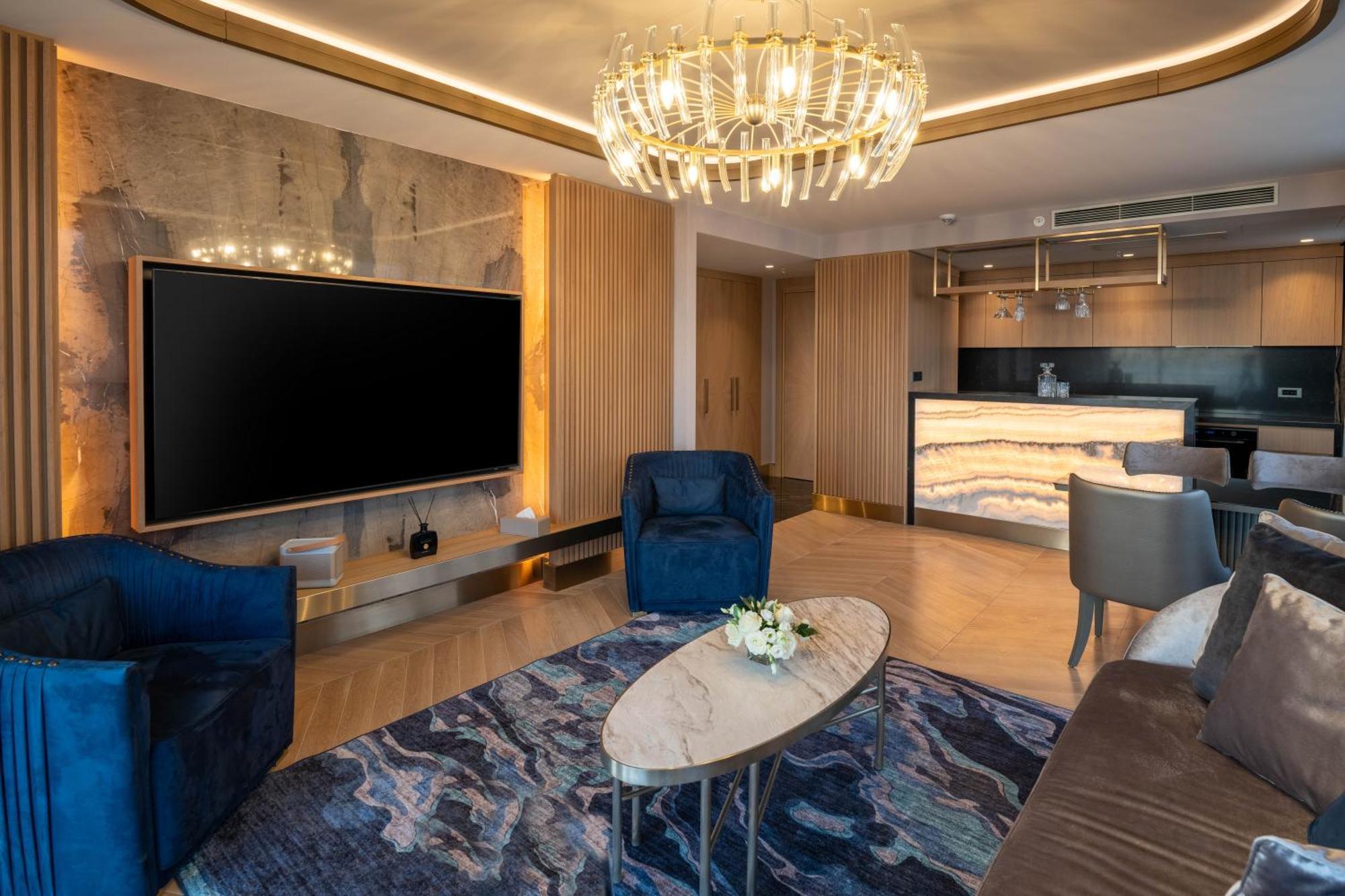 Merit Starlit & Residences Hotel