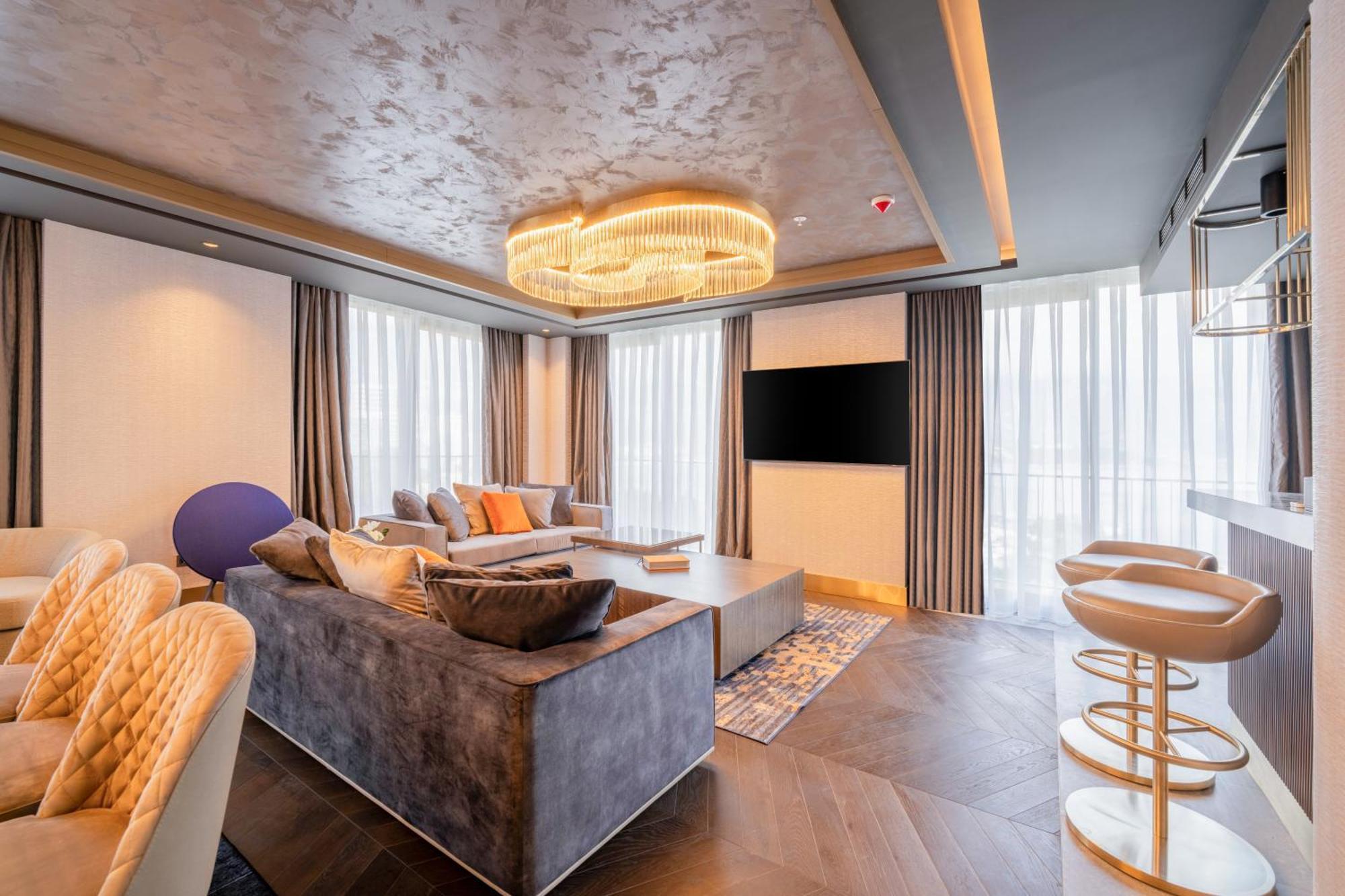 Merit Starlit & Residences Hotel 5*