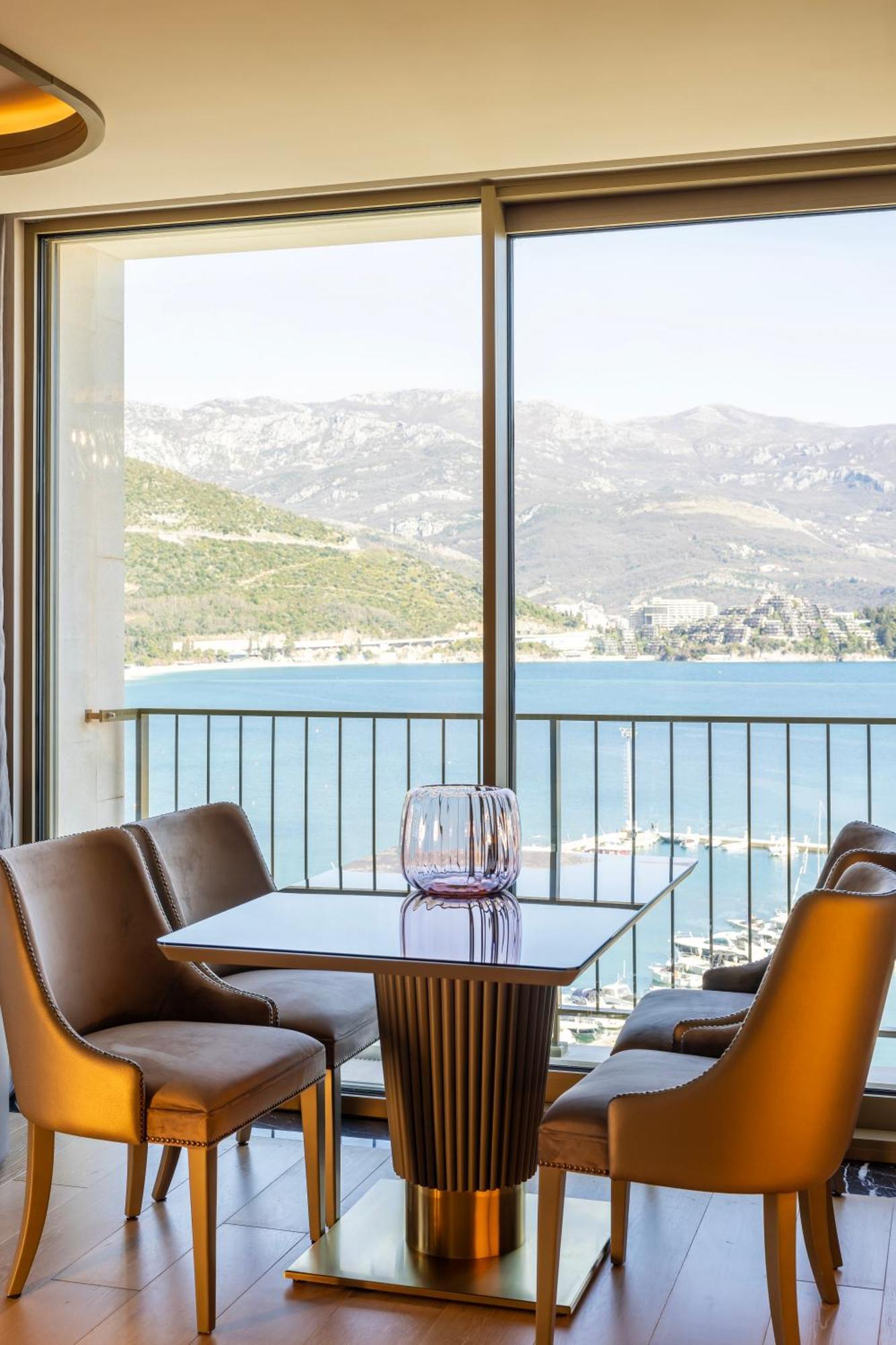 Merit Starlit & Residences Hotel 5*