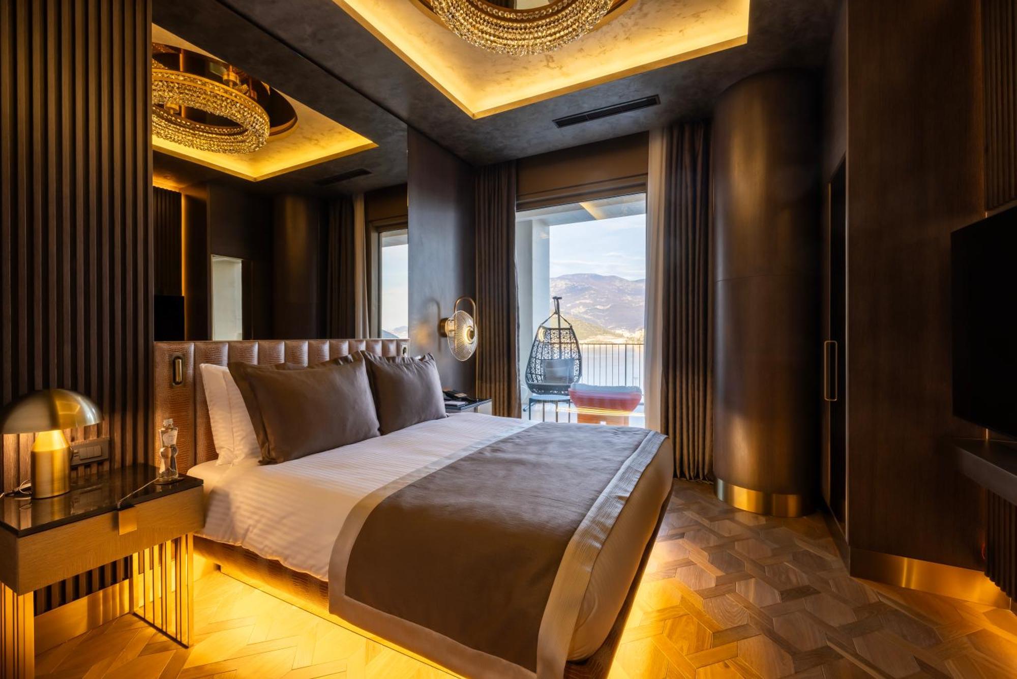 Merit Starlit & Residences Hotel
